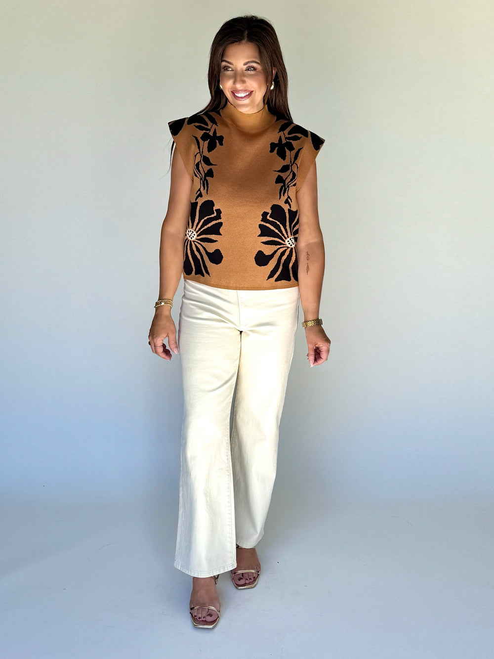 Short sleeve sweater