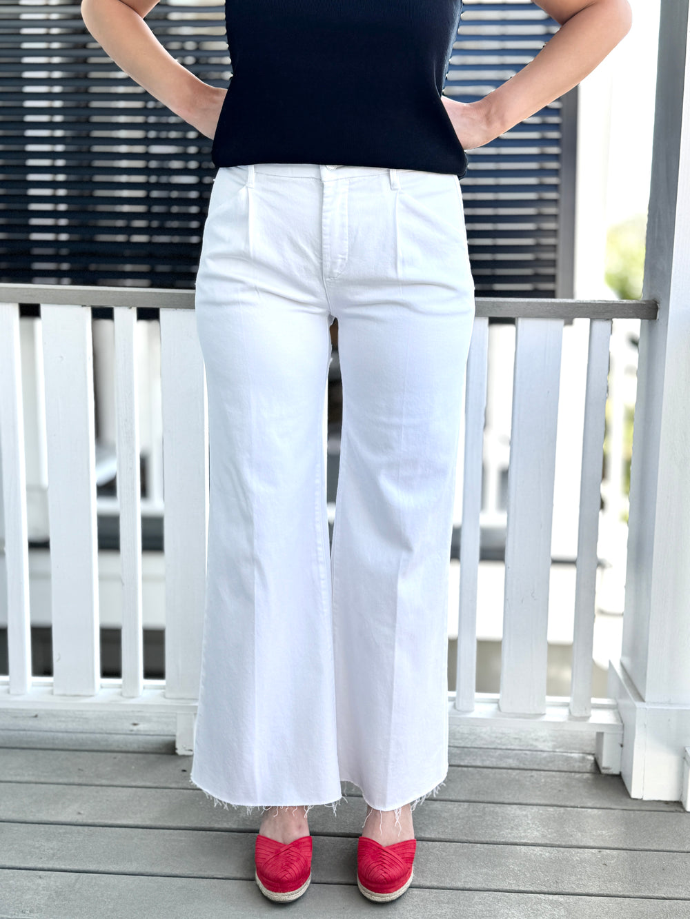 white jeans, high rise jeans, tummy control jeans, spring jeans, easy go to jeans, 