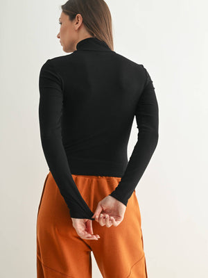 Essential Turtleneck - Black